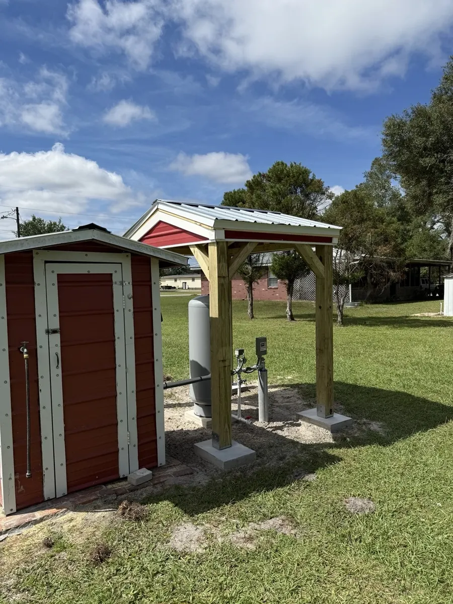 Custom well cover — front view