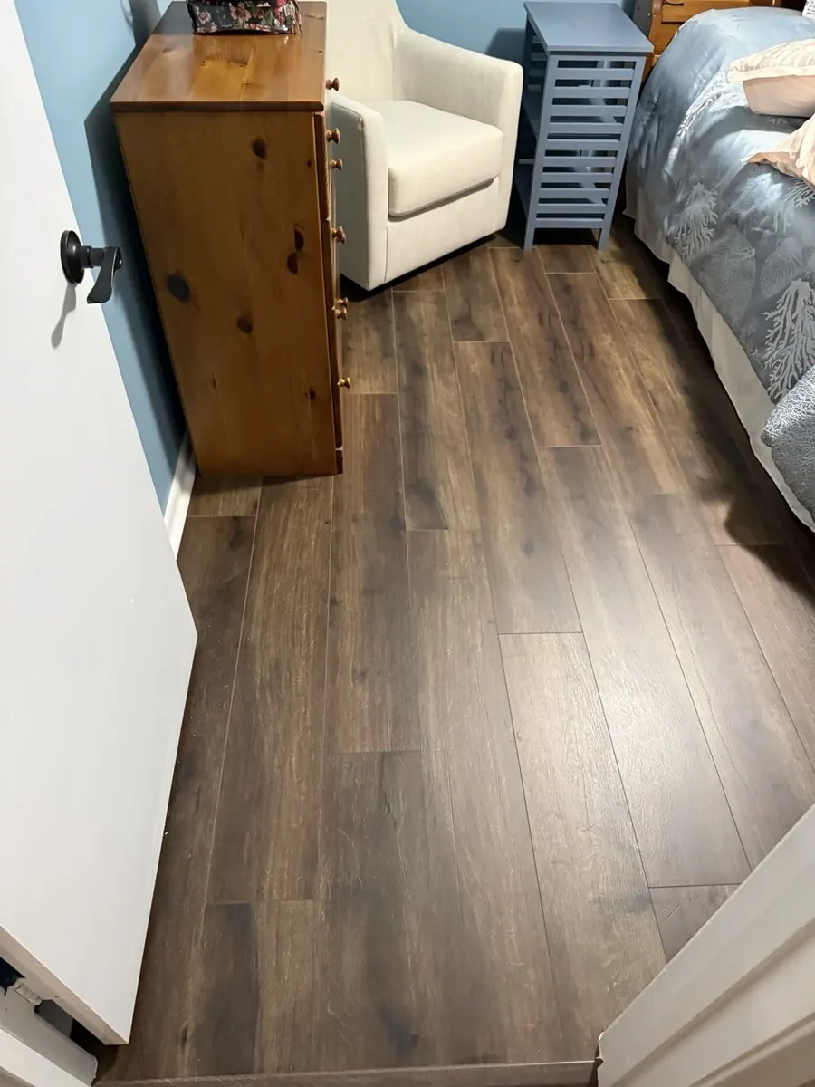 Bedroom flooring — detail
